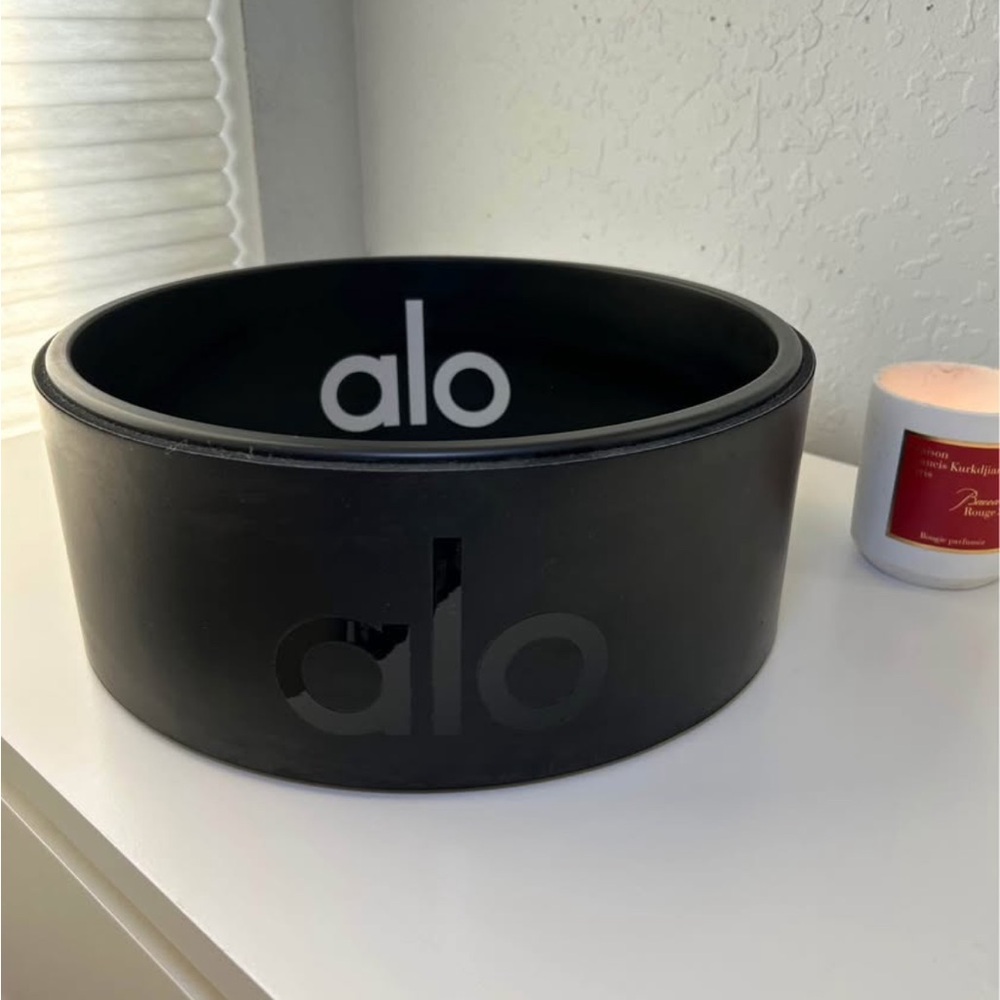 Alo Black Yoga Wheel